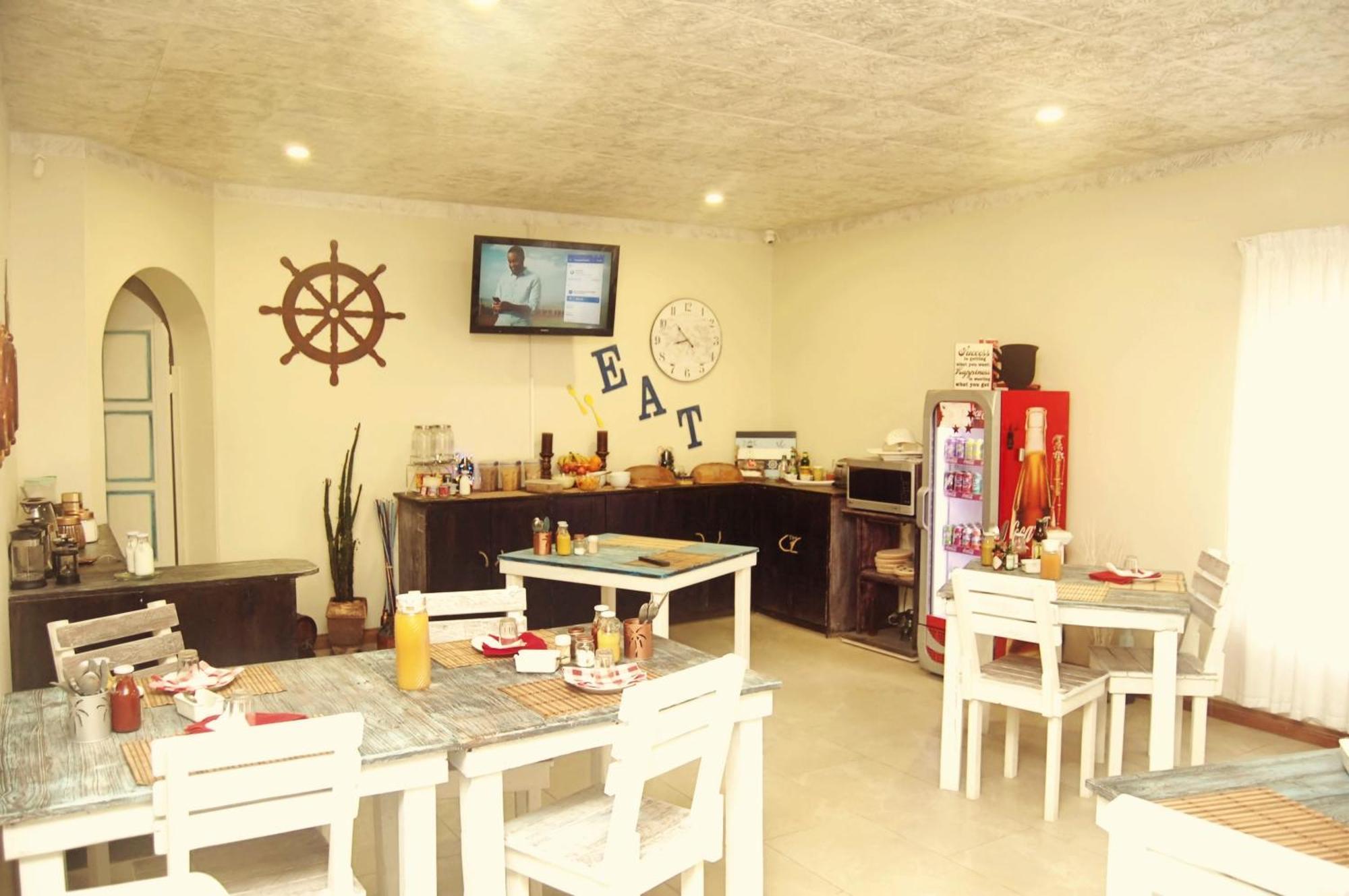 La Casetta Bed & Breakfast Swakopmund Bagian luar foto